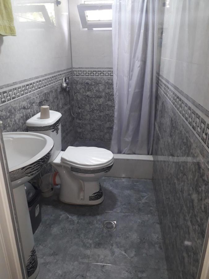 Nunu'S Guesthouse Цкалтубо Екстериор снимка