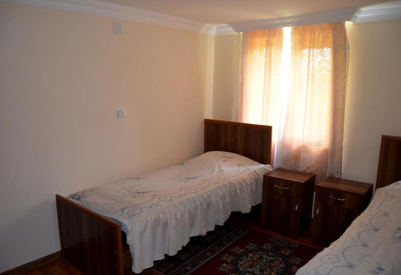 Nunu'S Guesthouse Цкалтубо Екстериор снимка
